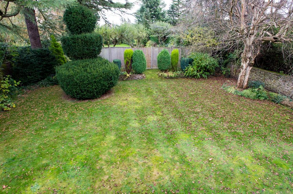 Rear garden 1.jpg