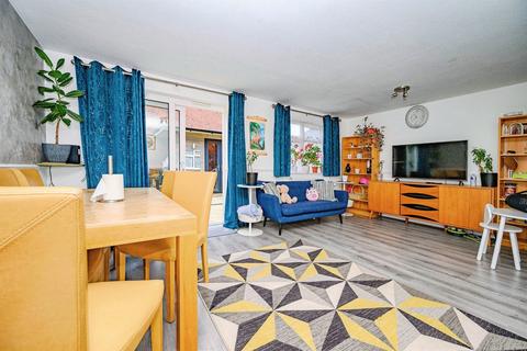 3 bedroom end of terrace house for sale, Broadcroft, Hemel Hempstead