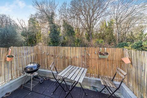 2 bedroom flat for sale, Ivydale Road, London SE15