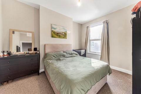 2 bedroom flat for sale, Ivydale Road, London SE15