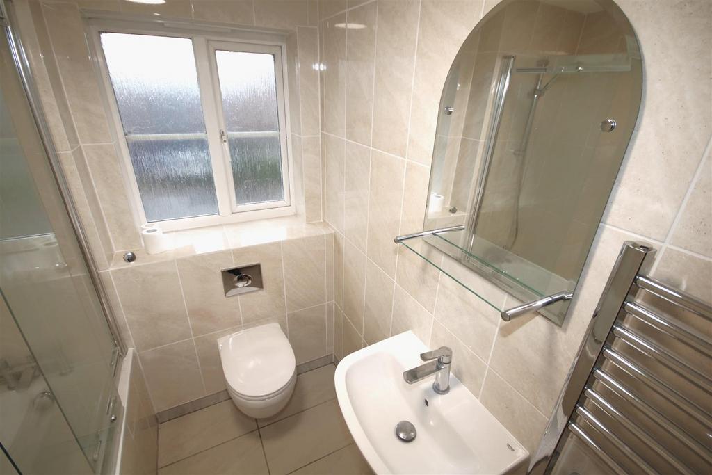 Bathroom B.JPG