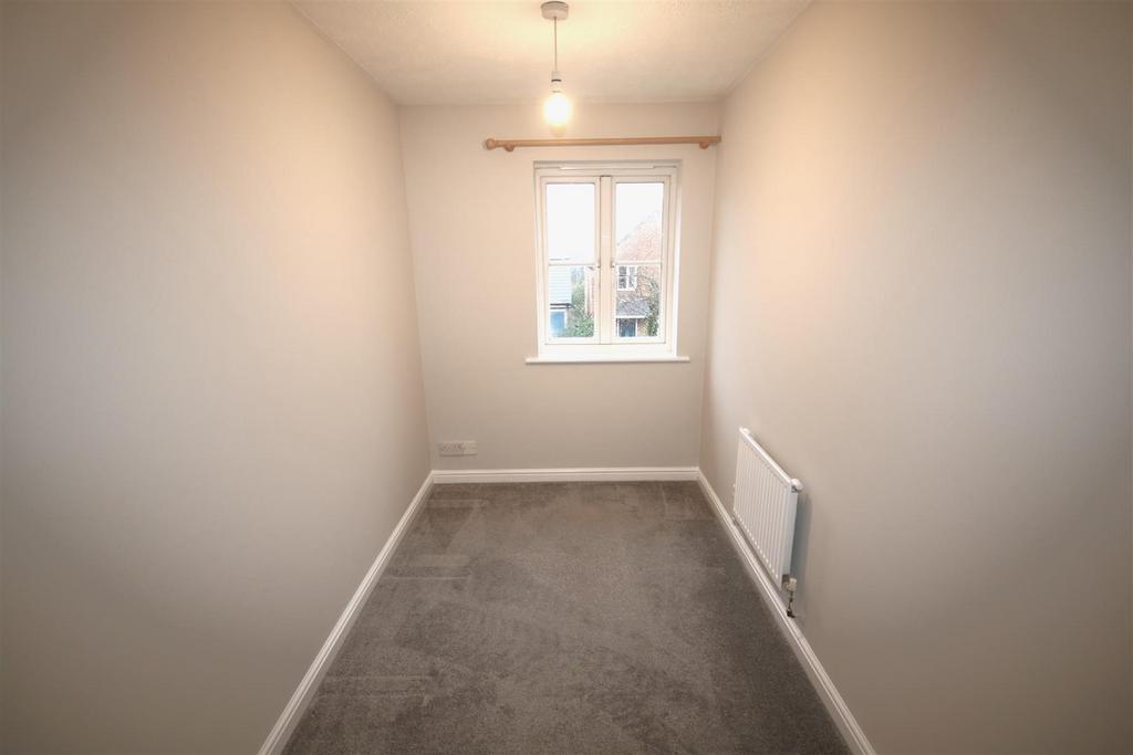 Bedroom 2 a.JPG