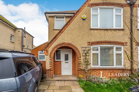 3 bedroom semi-detached house to rent, South Way, PO21