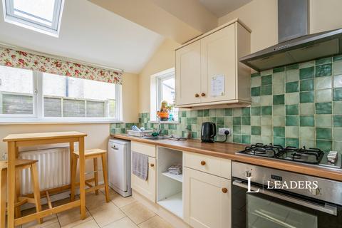 3 bedroom semi-detached house to rent, South Way, PO21
