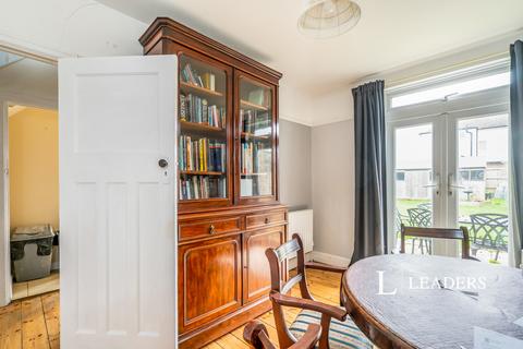 3 bedroom semi-detached house to rent, South Way, PO21