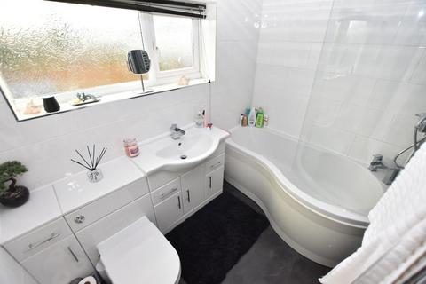 3 bedroom terraced house for sale, Queens Crescent, Chester CH2