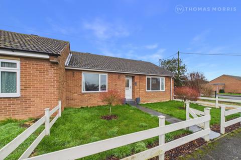 2 bedroom bungalow for sale, Hill Close, Huntingdon PE28