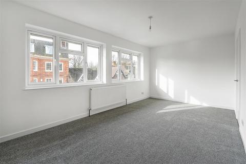 undefined, Station Road East, Oxted