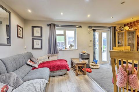 4 bedroom semi-detached house for sale, Midfield Court, Northampton