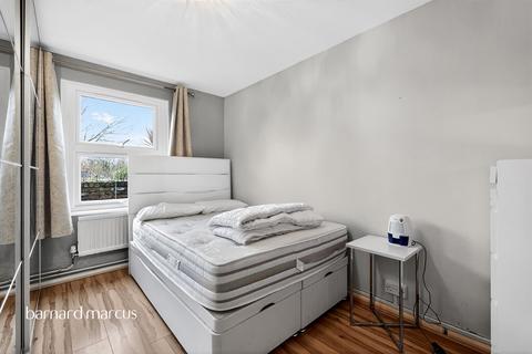 1 bedroom flat for sale, Wilcox Close, London