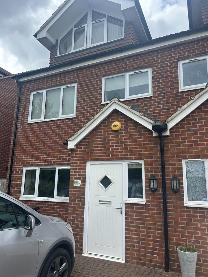 Well-maintained brick-front townhouse with a cr...
