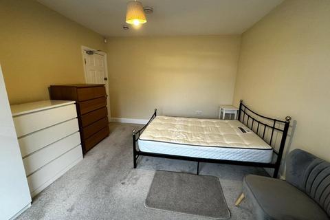 undefined, Jersey Road, Hounslow, TW5