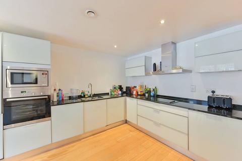 2 bedroom flat for sale, Walden Building, St John's Hill, London, SW11