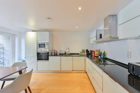 2 bedroom flat for sale, Walden Building, St John's Hill, London, SW11