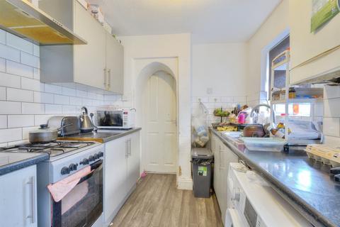 3 bedroom end of terrace house for sale, Louise Road, NORTHAMPTON