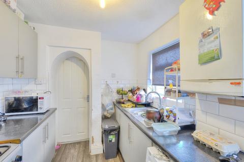 3 bedroom end of terrace house for sale, Louise Road, NORTHAMPTON