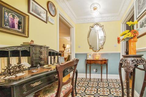 4 bedroom chalet for sale, Fox Street, Ardleigh, Colchester