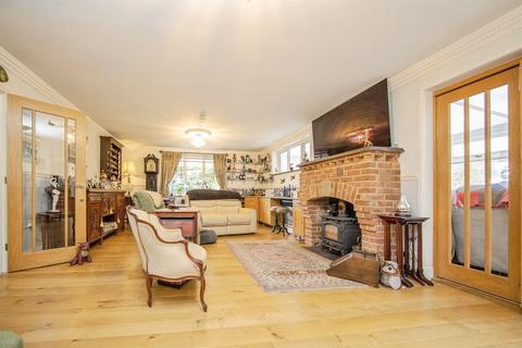 4 bedroom chalet for sale, Fox Street, Ardleigh, Colchester