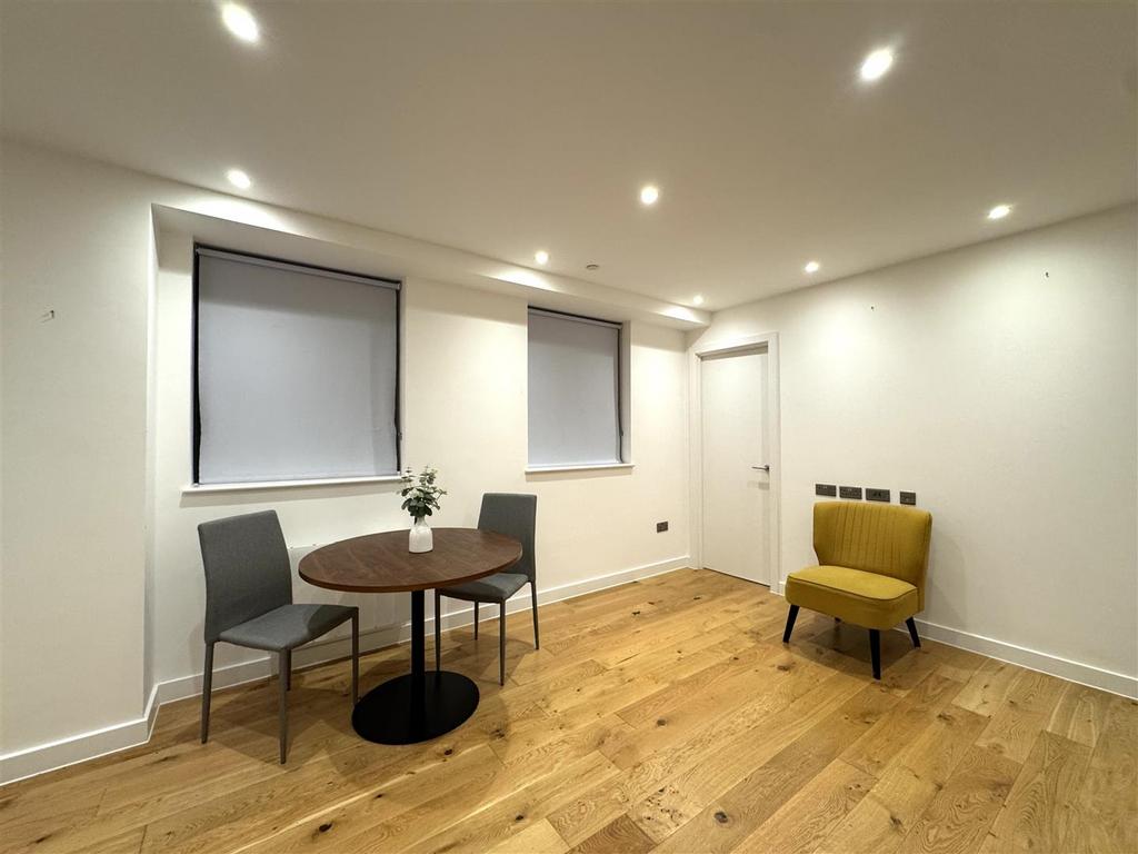 Living Space pic 3.jpeg