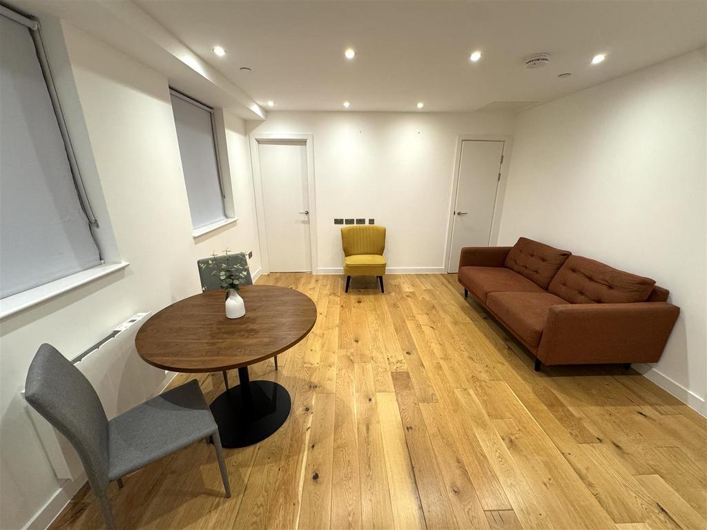 Living Space pic 2.jpeg