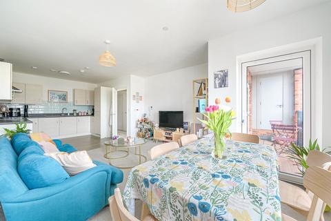 2 bedroom flat for sale, Toye Avenue, London