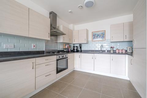 2 bedroom flat for sale, Toye Avenue, London