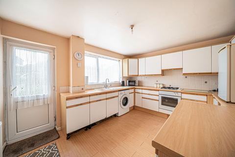 3 bedroom terraced house for sale, Woodlands, Overton, Basingstoke, RG25 3HW