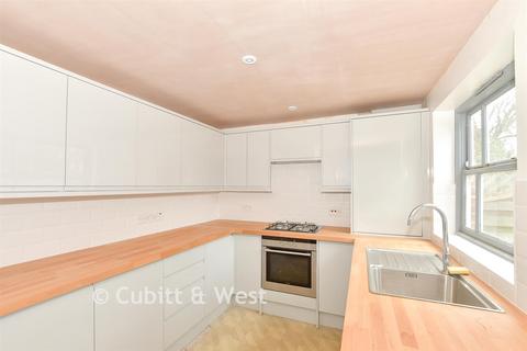 3 bedroom townhouse for sale, Pine Gardens, Horley, Surrey