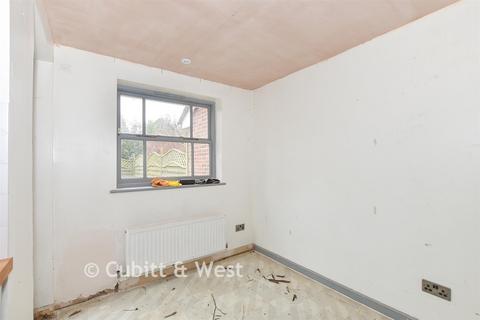 3 bedroom townhouse for sale, Pine Gardens, Horley, Surrey