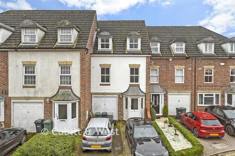 3 bedroom townhouse for sale, Pine Gardens, Horley, Surrey