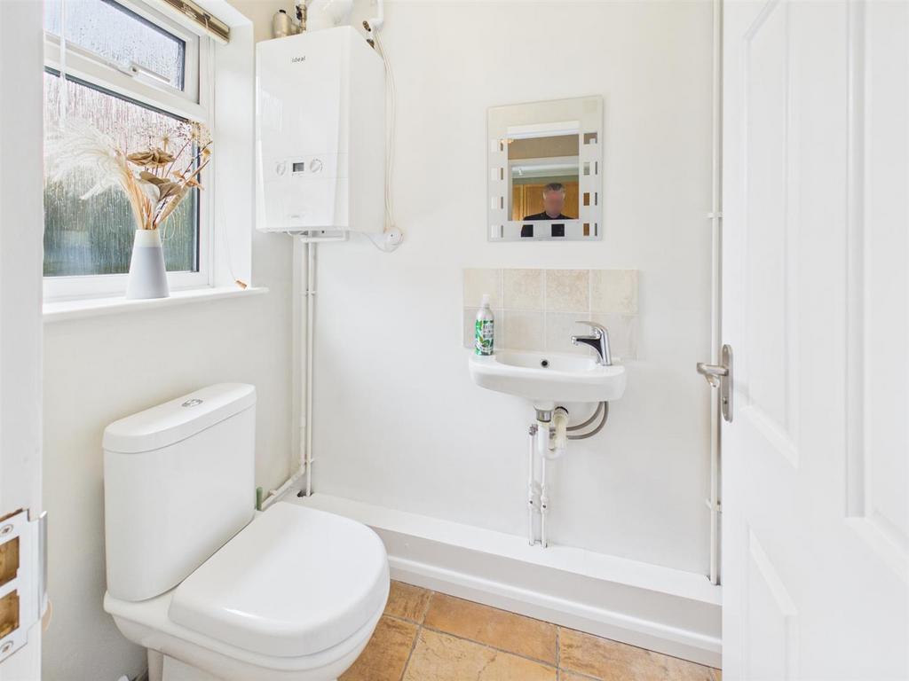 Cloakroom/WC