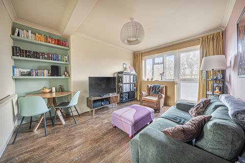 1 bedroom flat for sale, St. Agnes Place, London