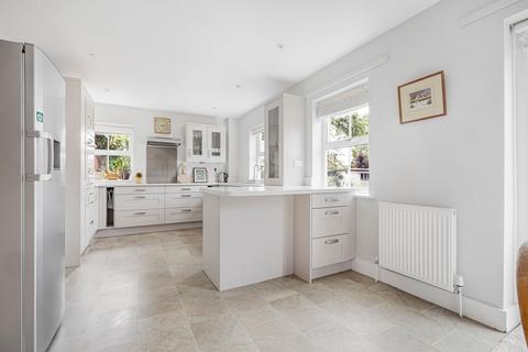 4 bedroom detached house for sale, Woodlands Road, Reading RG4