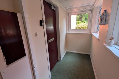 2 bedroom ground floor flat for sale, Bidston Road, Prenton