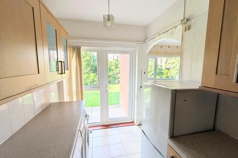 2 bedroom ground floor flat for sale, Bidston Road, Prenton