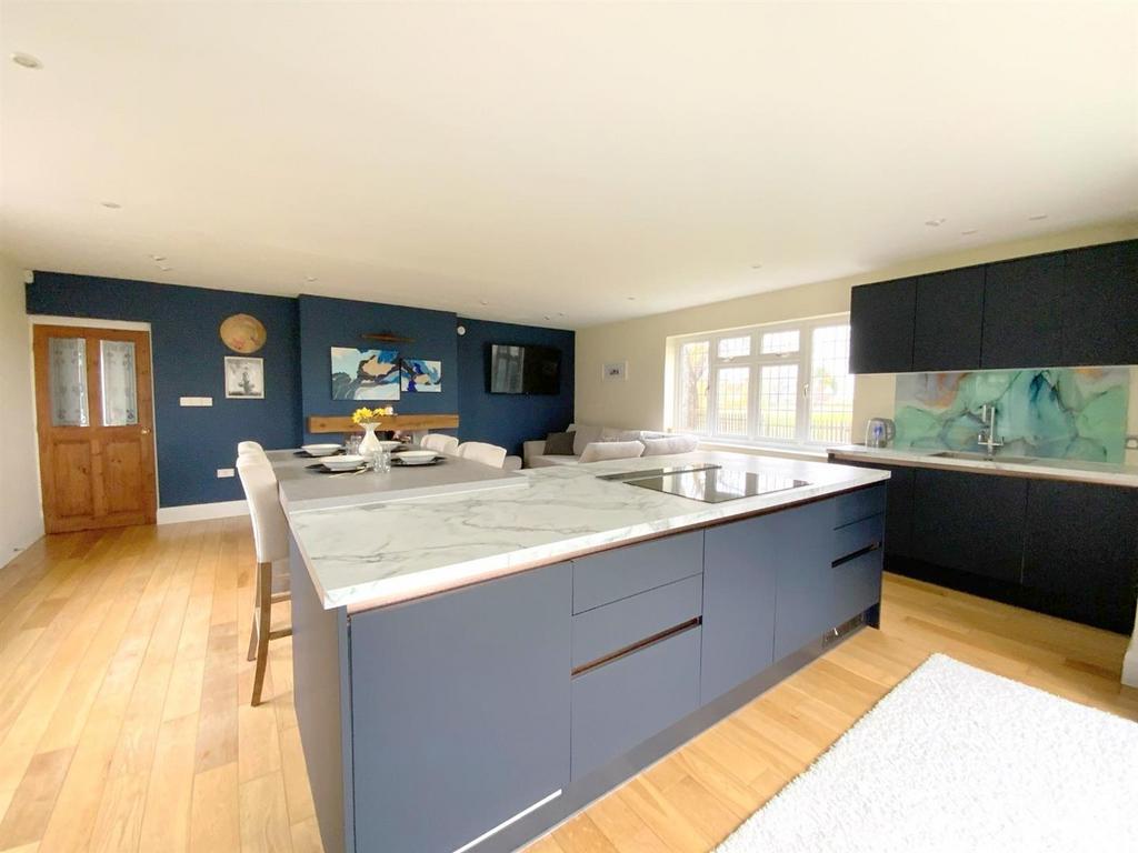 Living/Dining Kitchen
