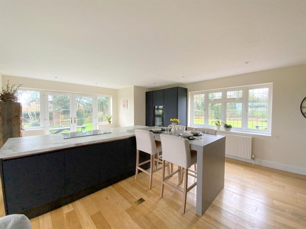 Living/Dining Kitchen