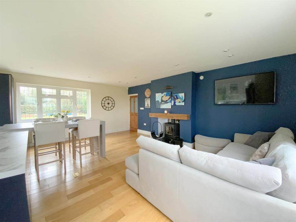 Living/Dining Kitchen