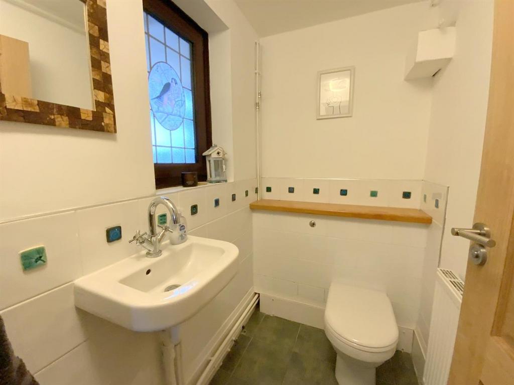 Cloakroom/WC