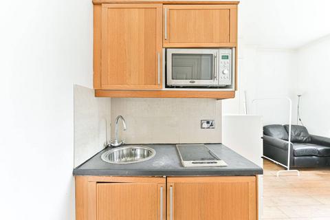 Studio to rent, Elvaston Place, South Kensington, London, SW7