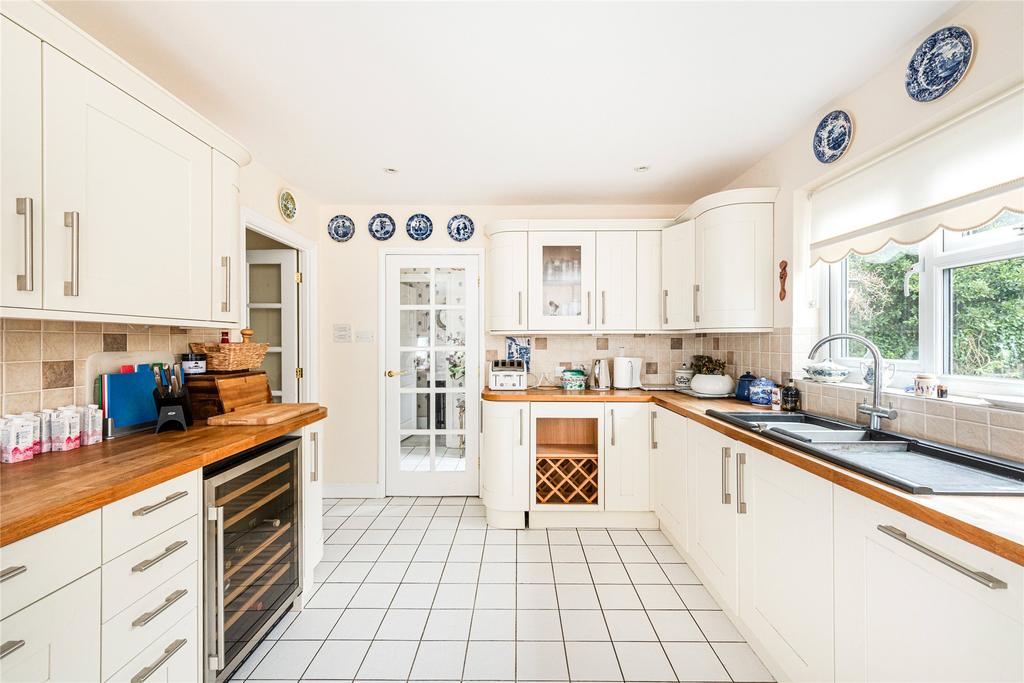 Kitchen/Breakfast Rm