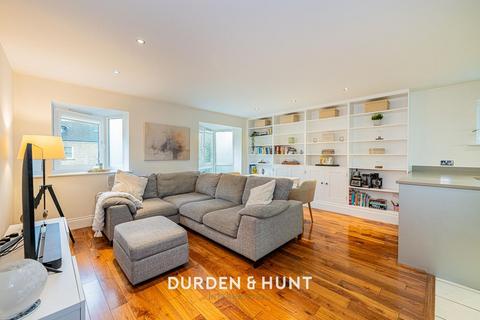 2 bedroom apartment for sale, New Wanstead, London E11