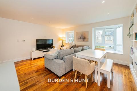 2 bedroom apartment for sale, New Wanstead, London E11