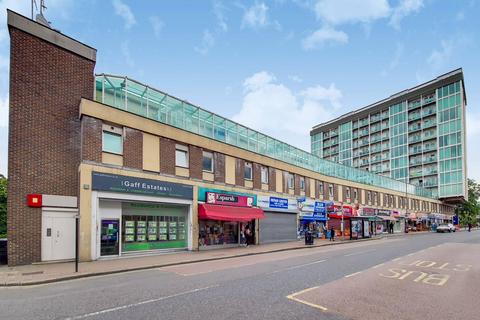 2 bedroom flat to rent, Greens End, Woolwich, London, SE18