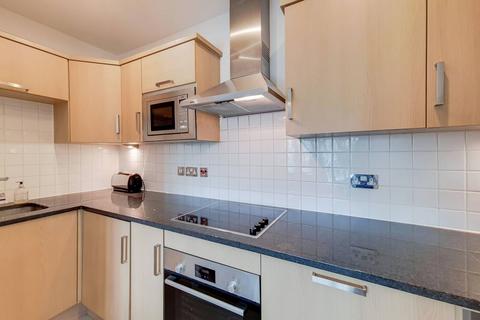 2 bedroom flat to rent, Greens End, Woolwich, London, SE18