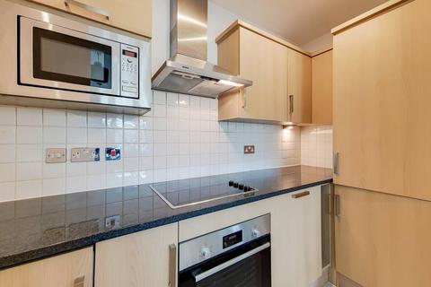 2 bedroom flat to rent, Greens End, Woolwich, London, SE18