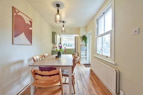 3 bedroom terraced house to rent, Caxton Road, Wimbledon, London, SW19