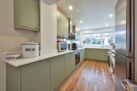 3 bedroom terraced house to rent, Caxton Road, Wimbledon, London, SW19
