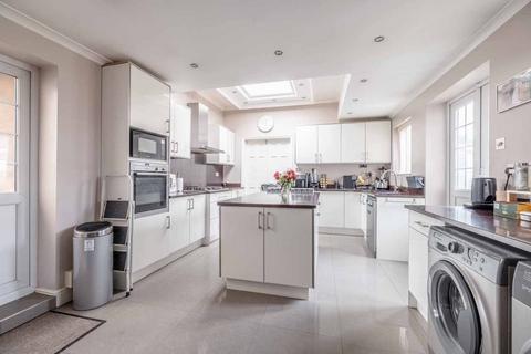 4 bedroom detached house for sale, The Close, Iver Heath SL0