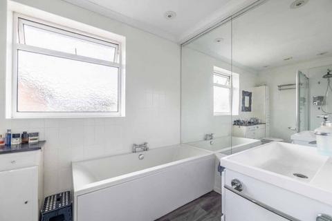 4 bedroom detached house for sale, The Close, Iver Heath SL0